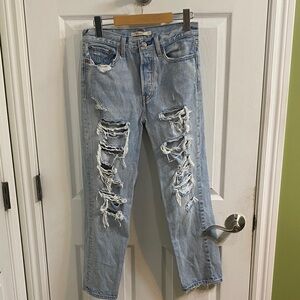 Levis Wedgie Straight Destroyed Button Fly Womens 27 Light Wash Jeans Casual